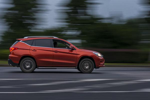 北京车牌出租中介服务费是怎么个收法，可以不收吗