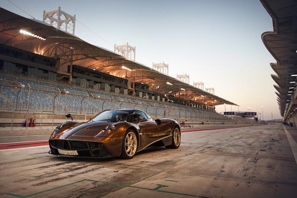 京牌出租是把车牌租出去，还是把车牌借出去