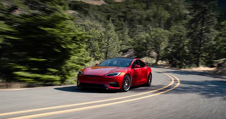 特斯拉两款旗舰车型将于下季度停产，转而生产人形机器人