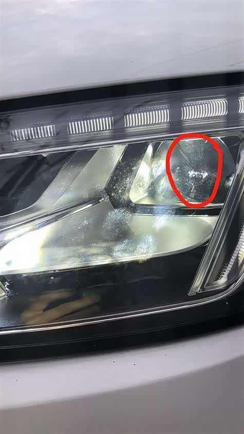 汽车大灯里边有污垢怎么办，可以自己清理吗